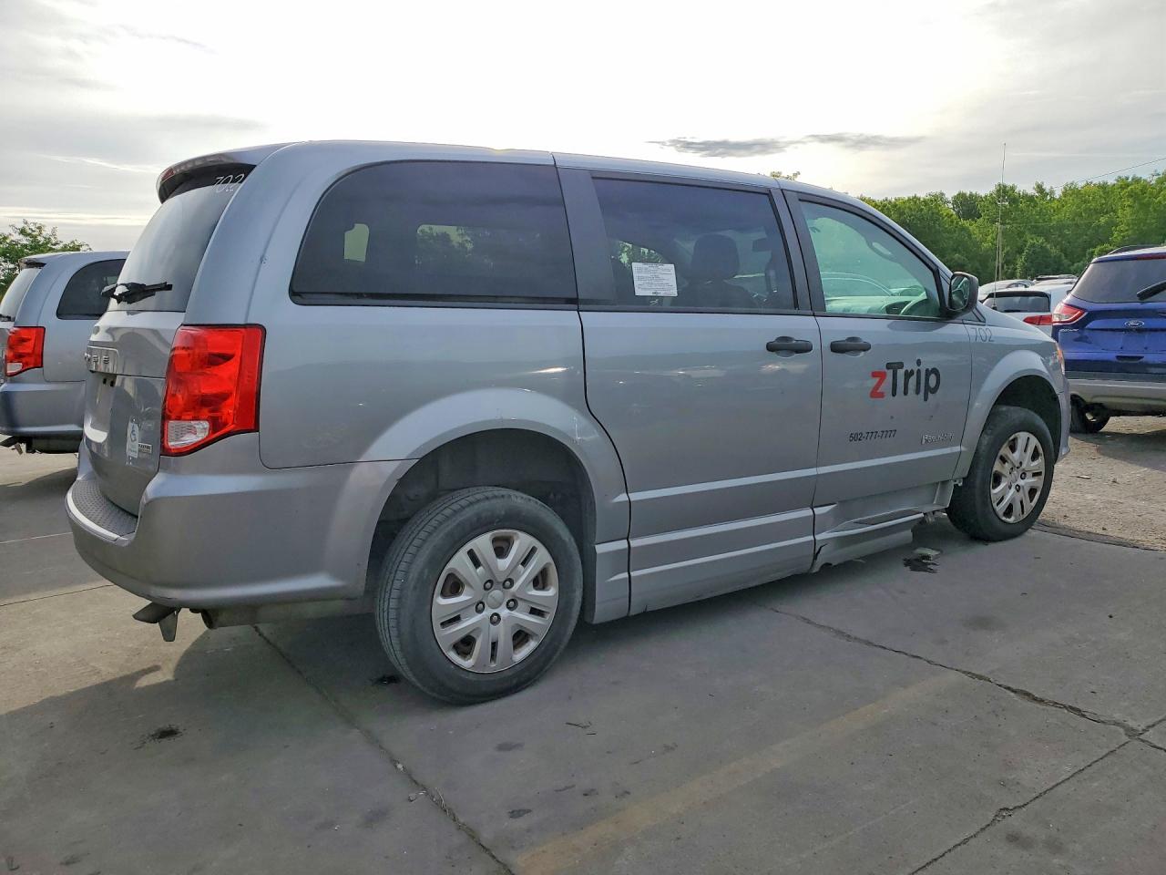 Dodge Caravan Se