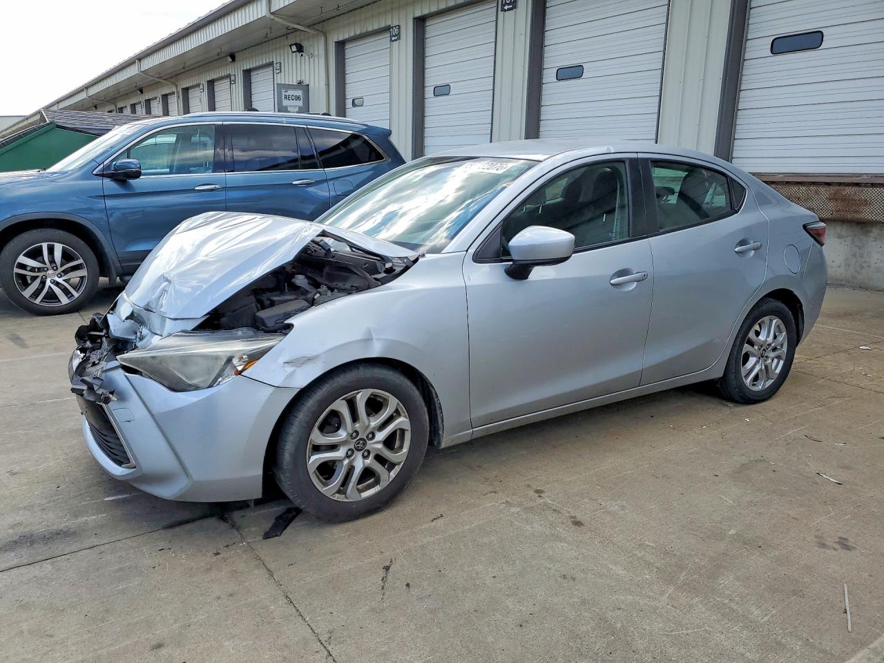 Salvage Toyota Yaris Image