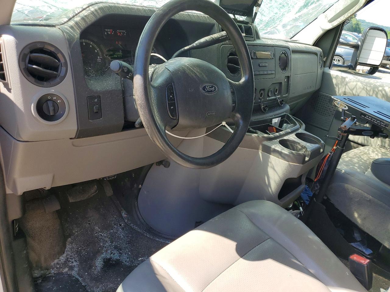 Ford Econoline E250 Van