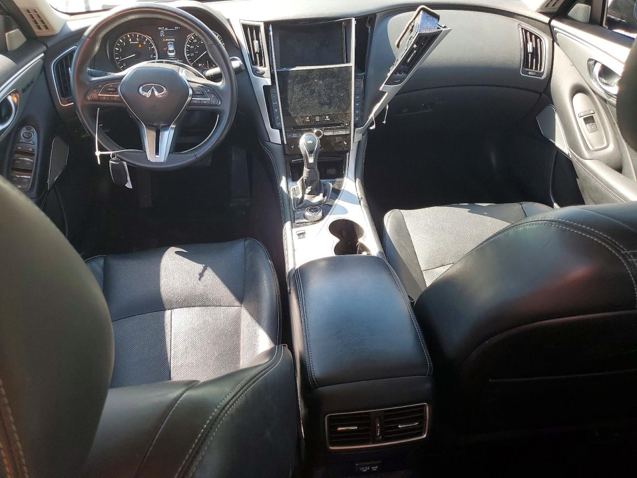 INFINITI Q50 Luxe