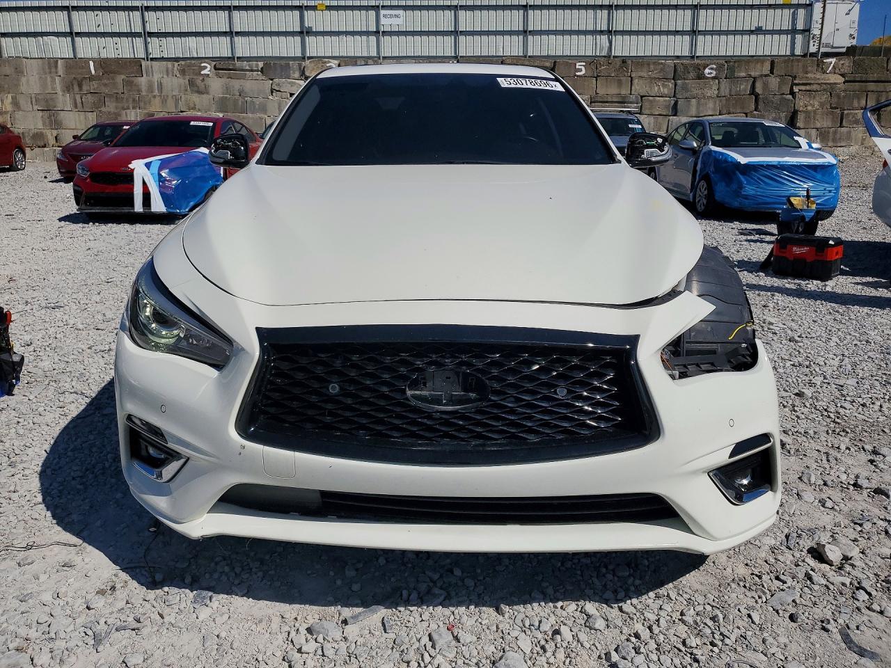 INFINITI Q50 Luxe