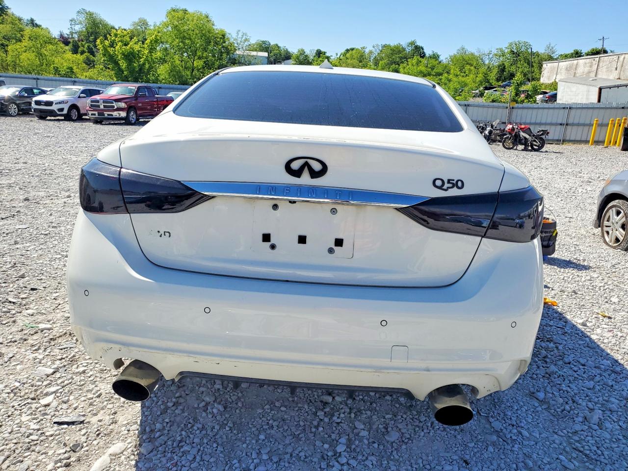 INFINITI Q50 Luxe