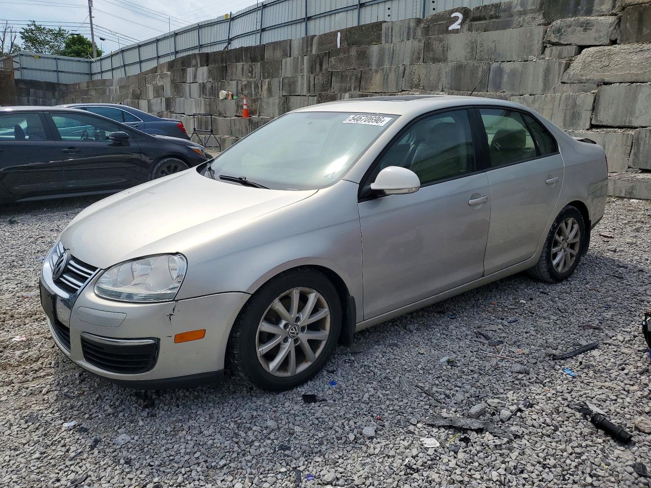 Salvage Volkswagen Jetta Image