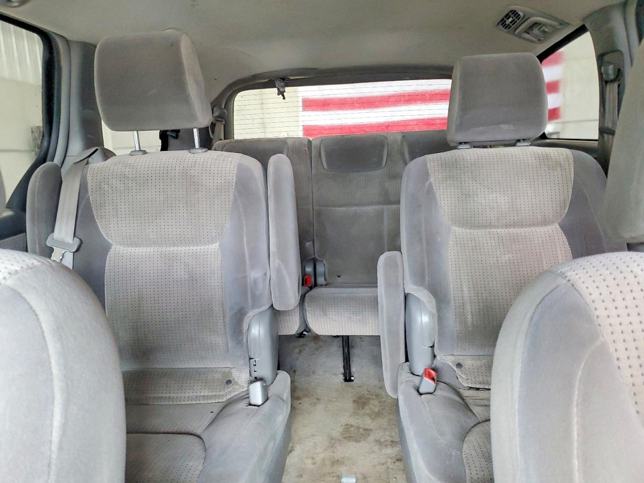 Toyota Sienna Le 7-passenger
