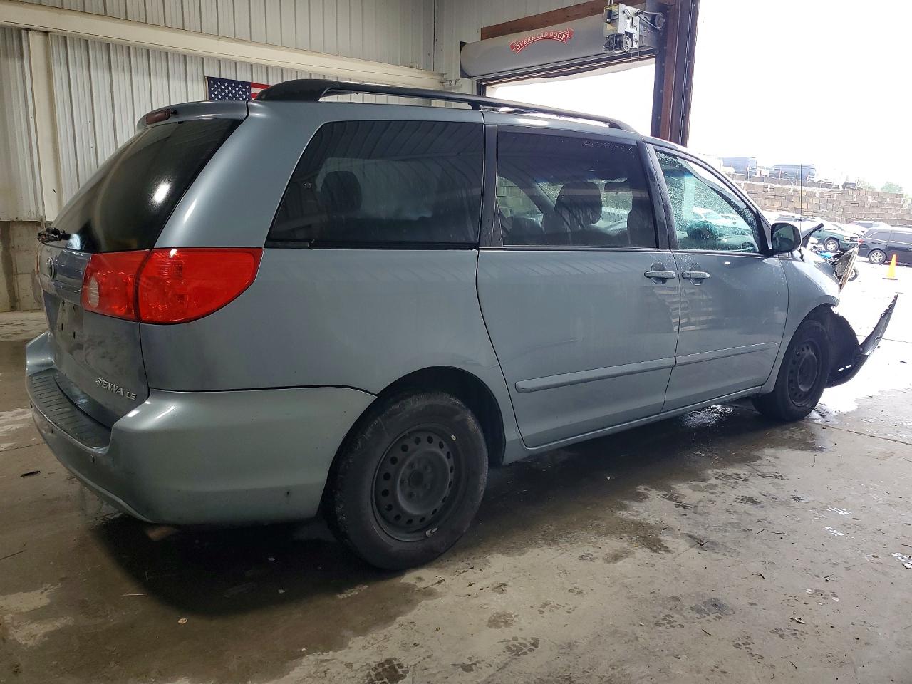 Toyota Sienna Le 7-passenger