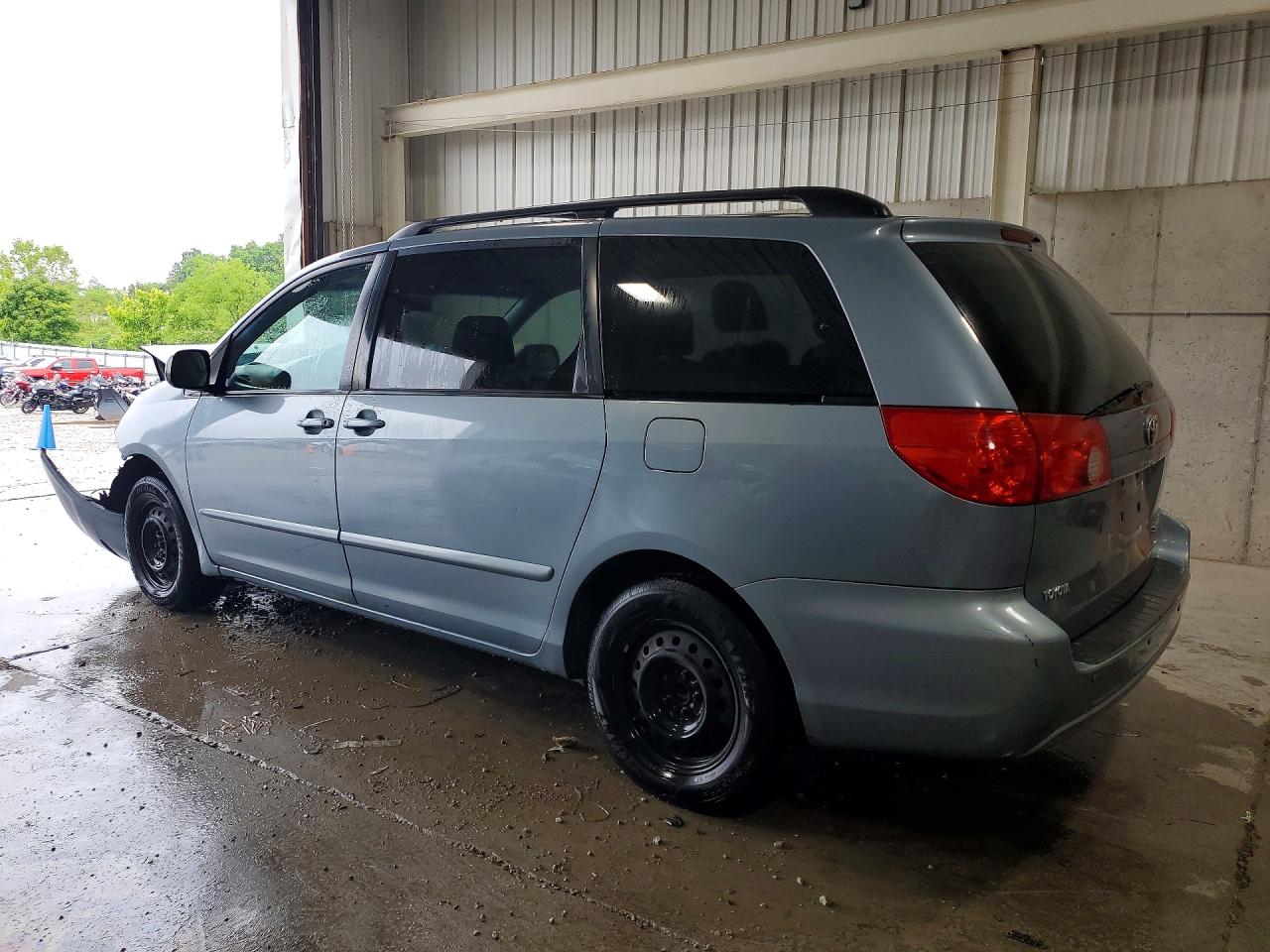 Toyota Sienna Le 7-passenger