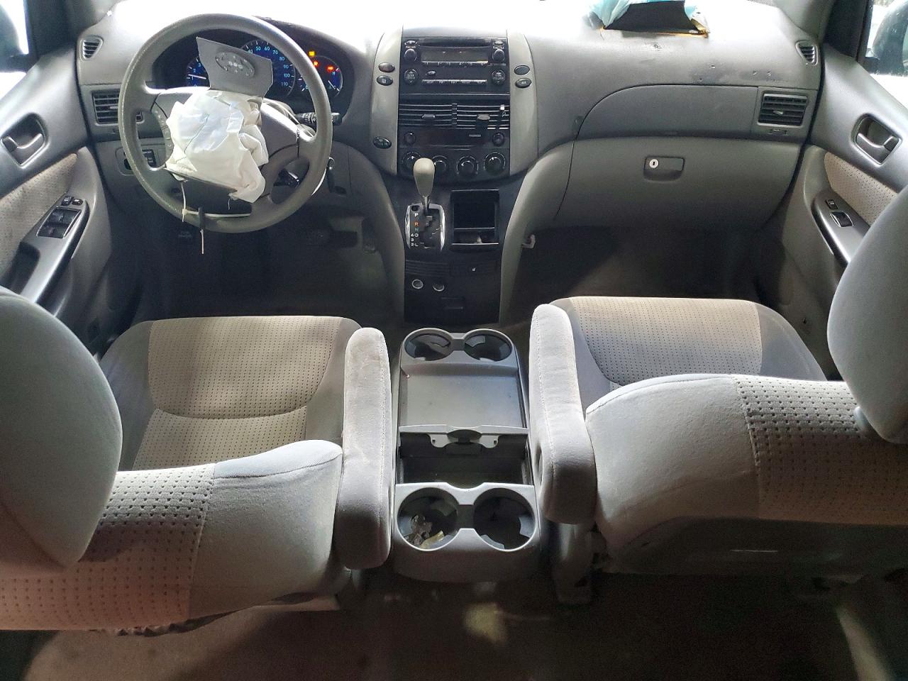 Toyota Sienna Le 7-passenger