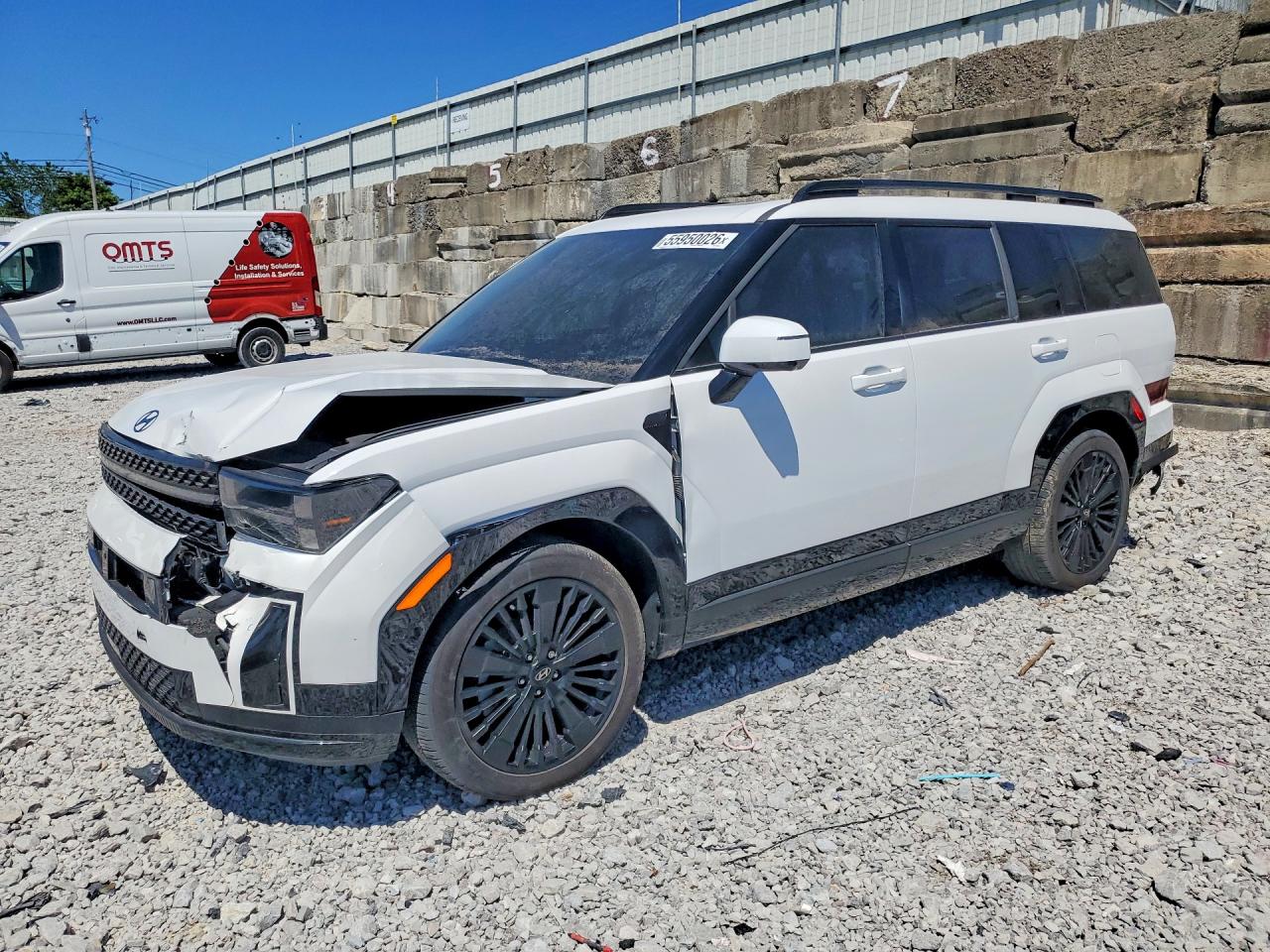 Salvage Hyundai SANTA FE Image