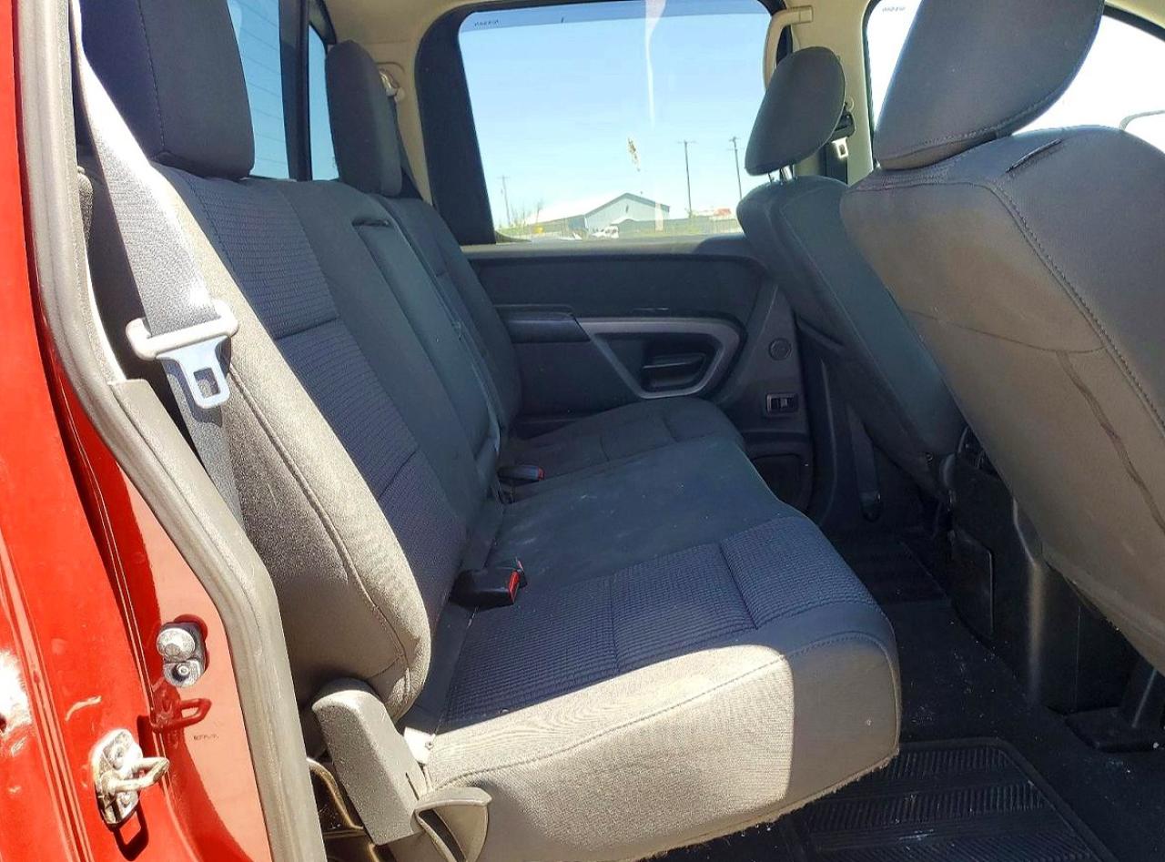 Nissan Titan Sv