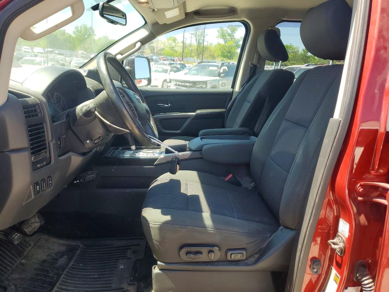 Nissan Titan Sv