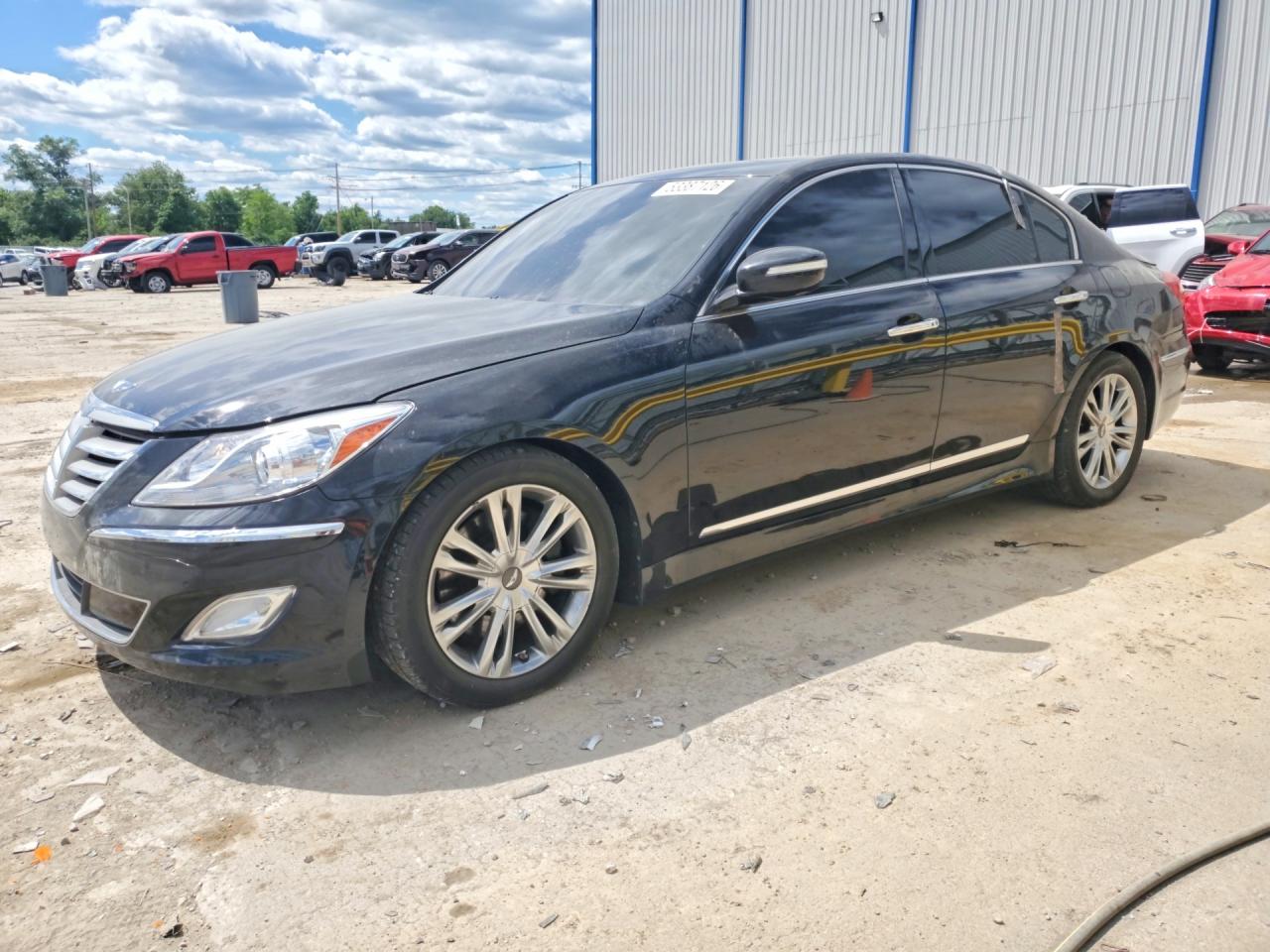 Salvage Hyundai Genesis Image