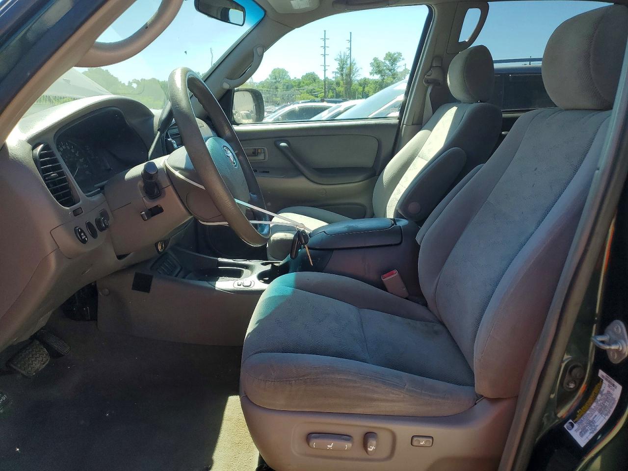 Toyota Sequoia Sr5
