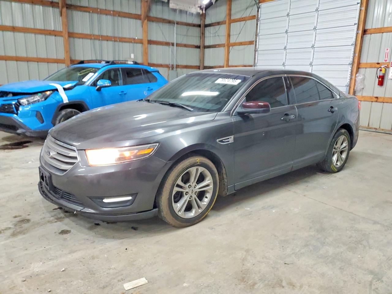 Salvage Ford Taurus Image