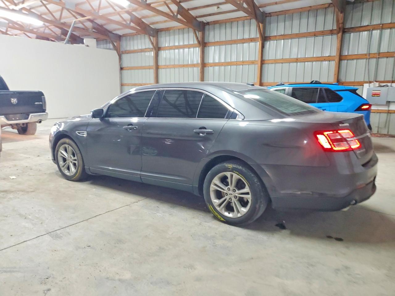 Ford Taurus Sel