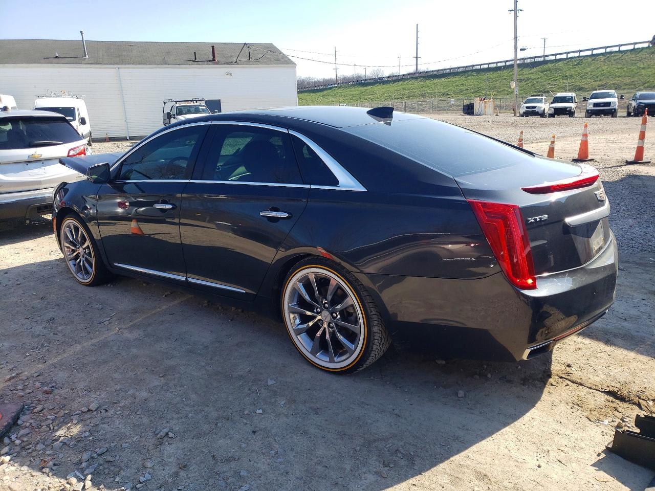 Cadillac XTS Luxury Collection