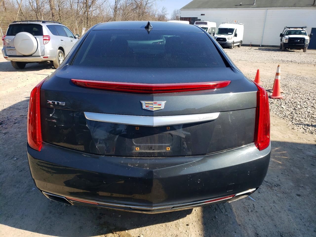 Cadillac XTS Luxury Collection