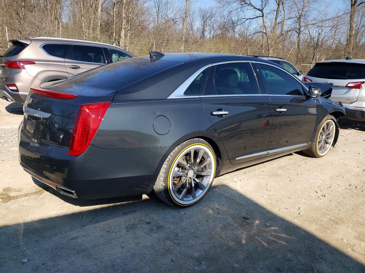 Cadillac XTS Luxury Collection