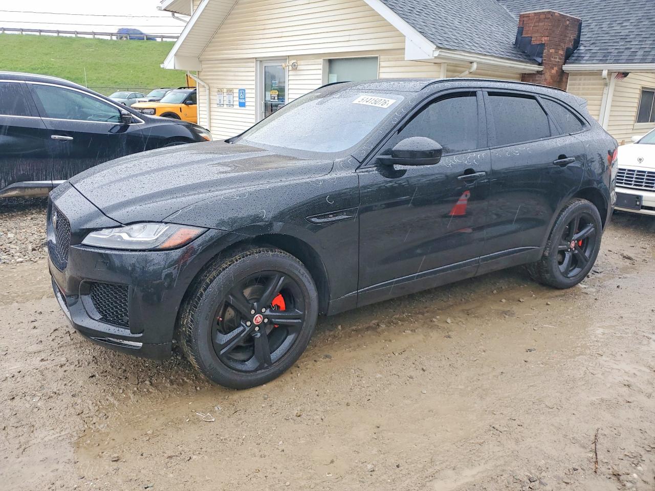 Salvage Jaguar F-PACE Image