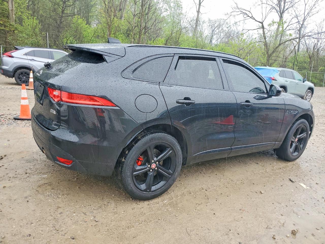 Jaguar F-PACE Checkered Flag