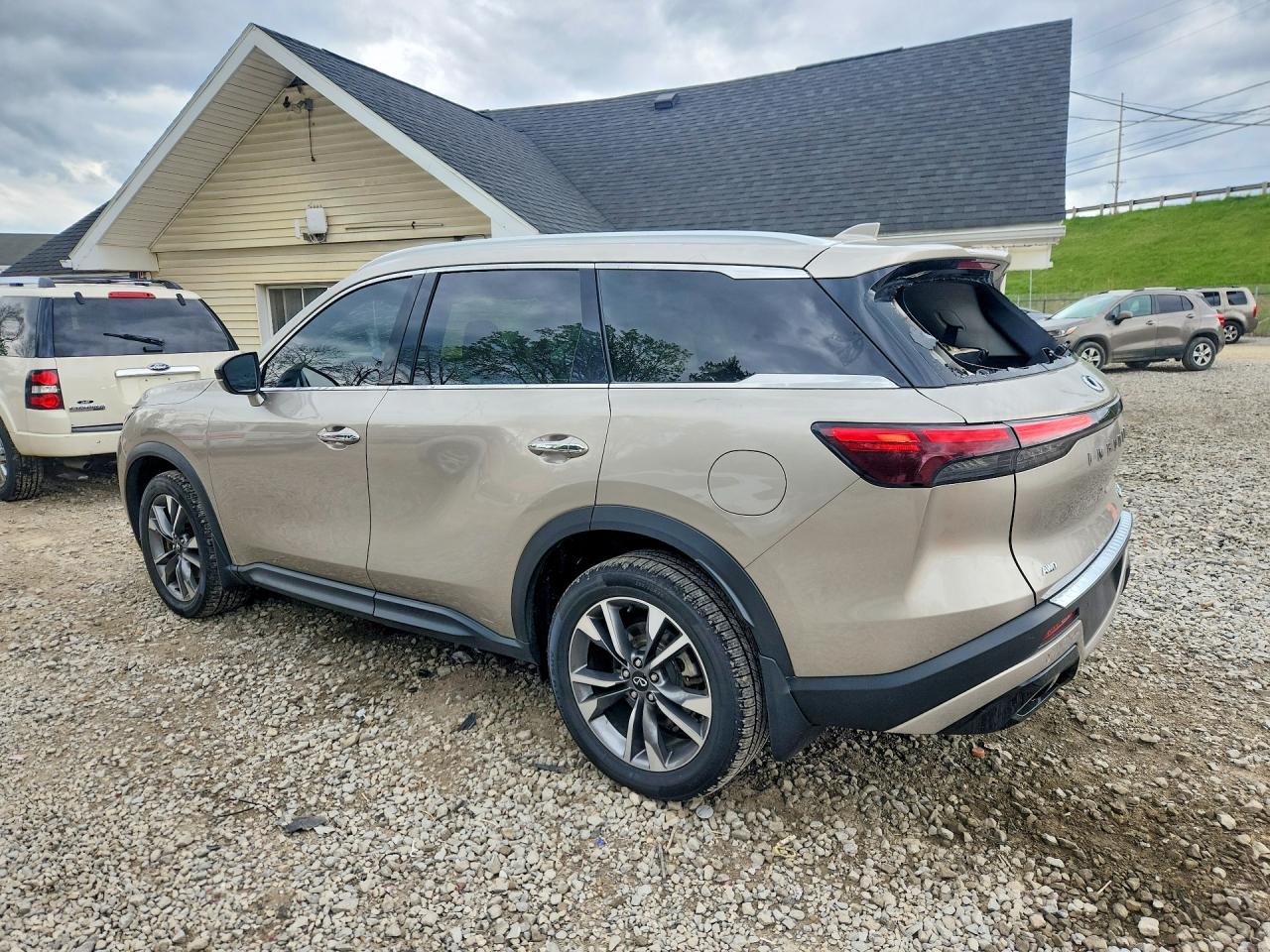 INFINITI Qx Luxe