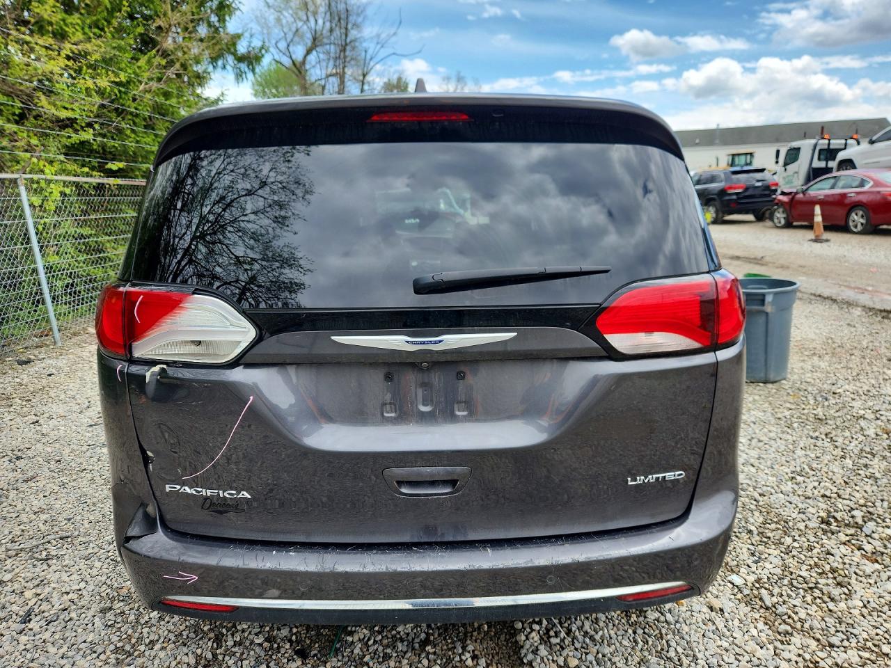 Chrysler Pacifica Limited
