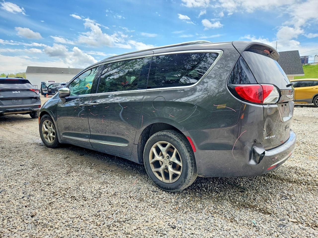 Chrysler Pacifica Limited