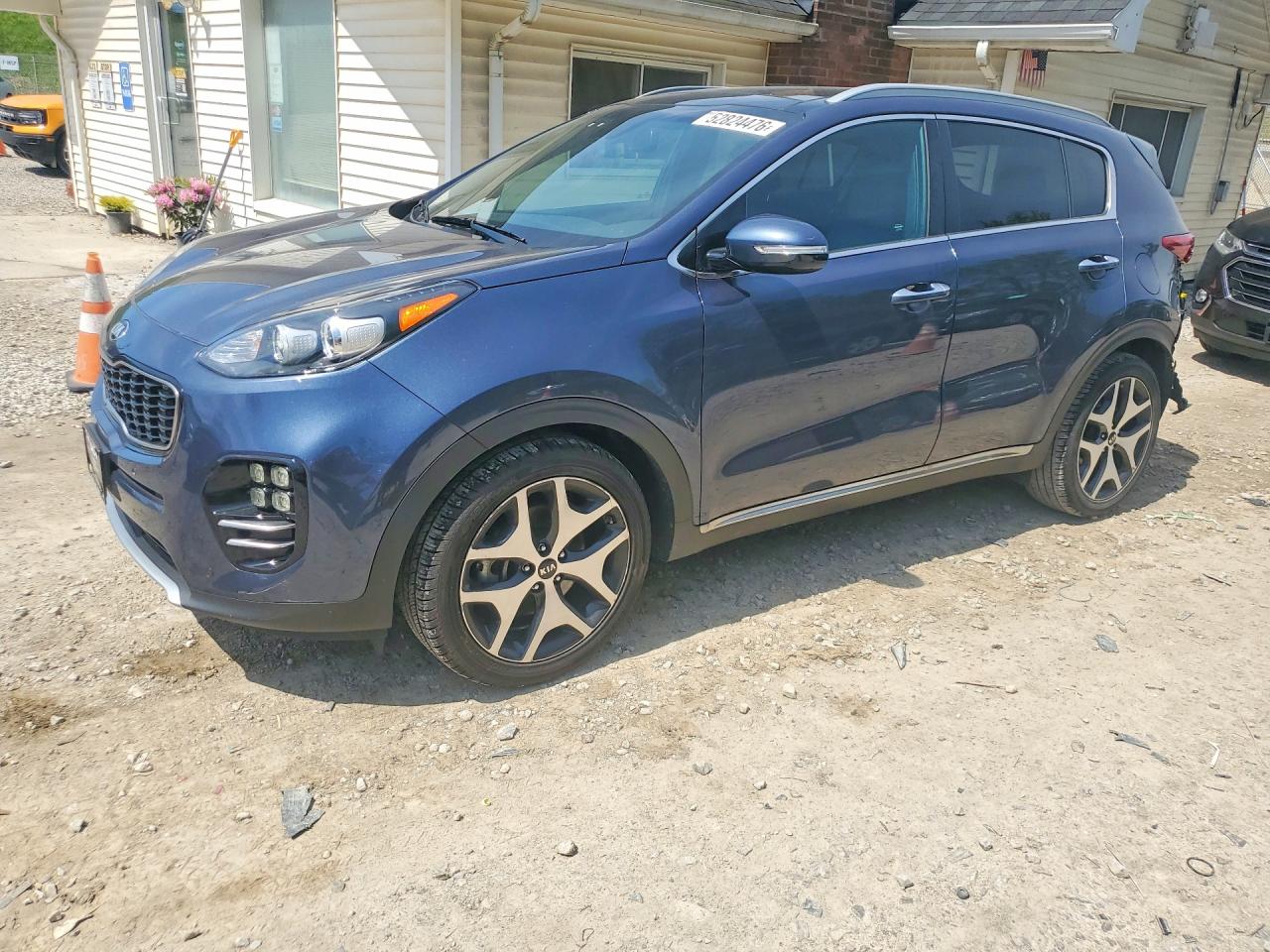 Salvage Kia Sportage Image