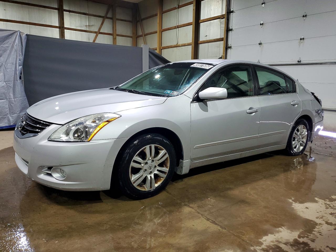 Salvage Nissan Altima Image
