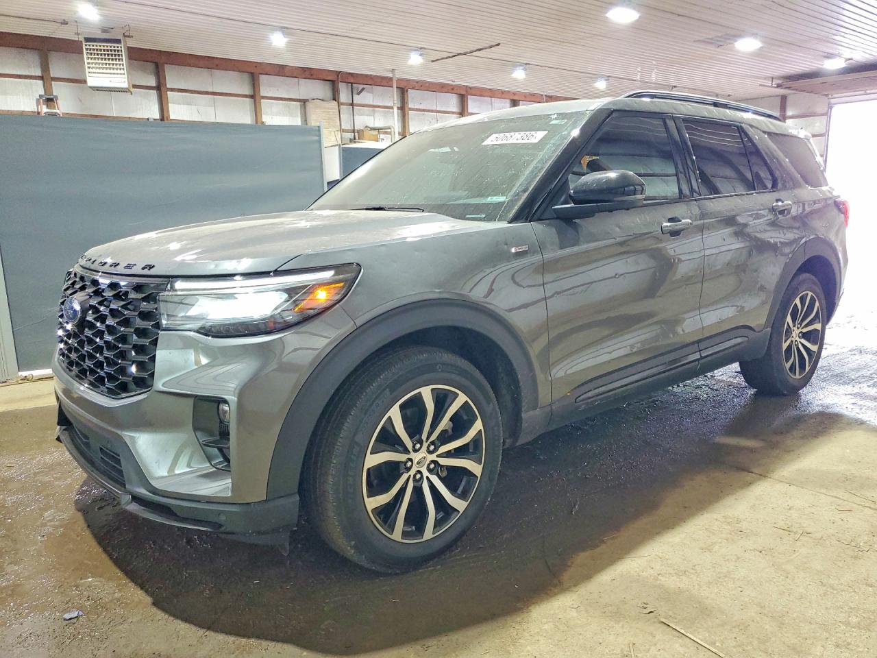 Salvage Ford Explorer Image