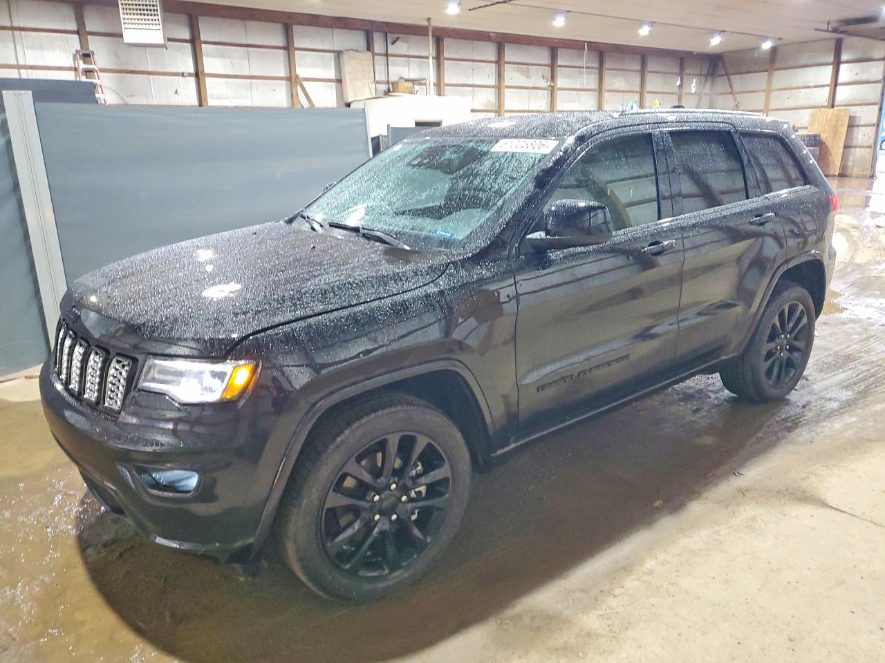 Salvage Jeep Cherokee Image