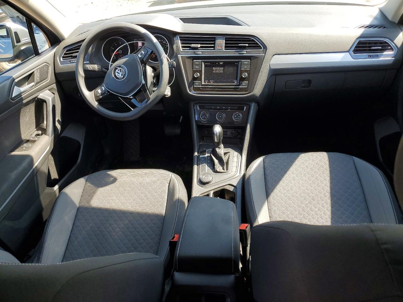 Volkswagen Tiguan S