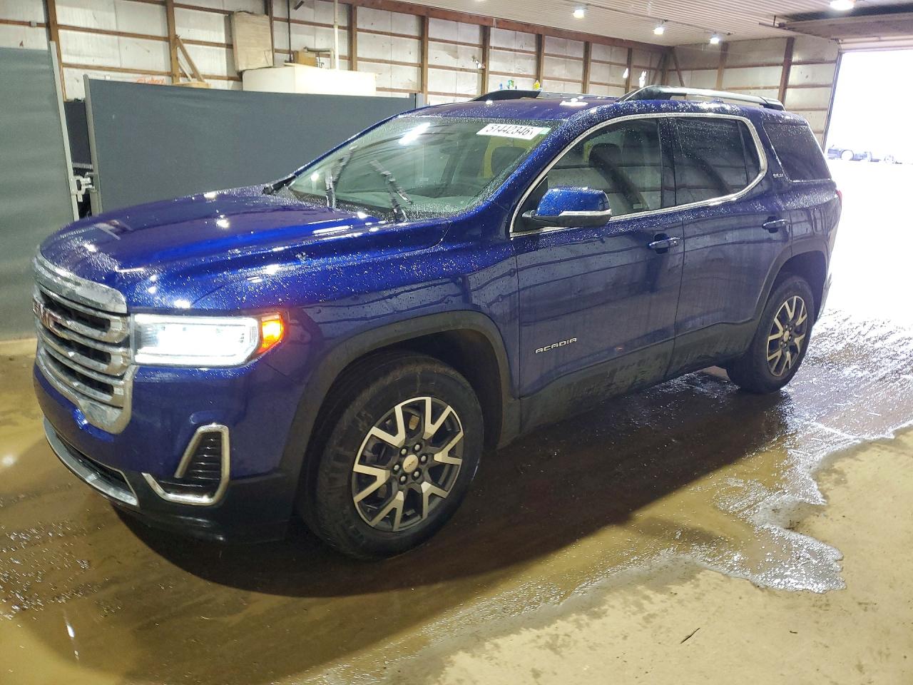 Salvage GMC Acadia Image