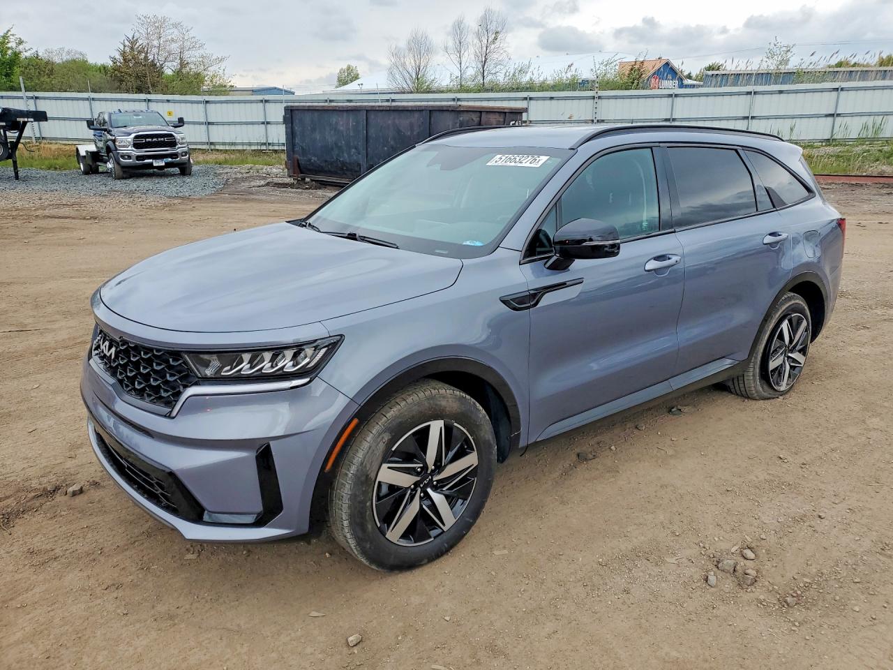 Salvage Kia Sorento Image