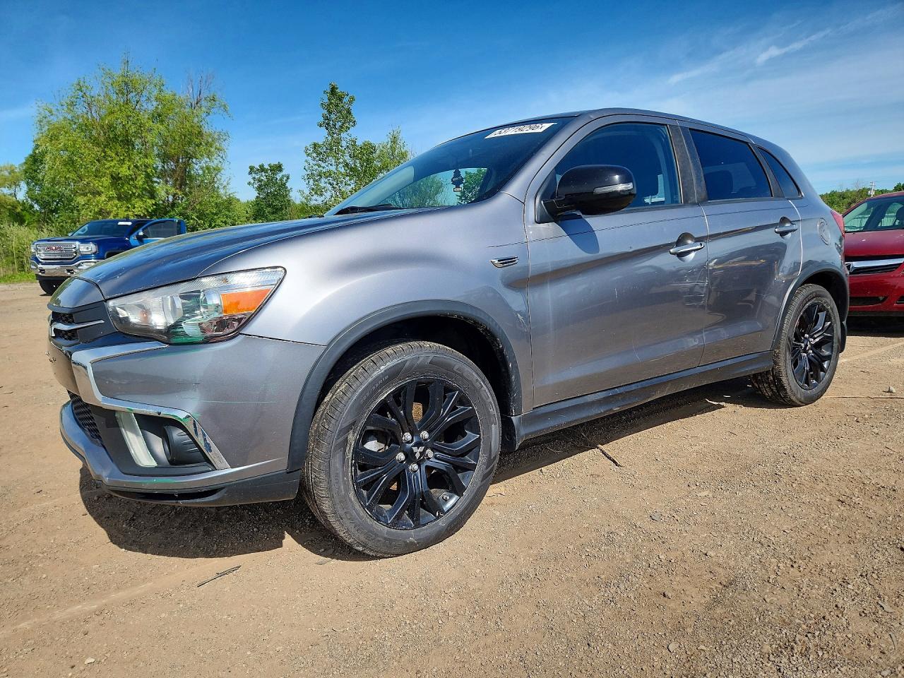 Salvage Mitsubishi Outlander Image