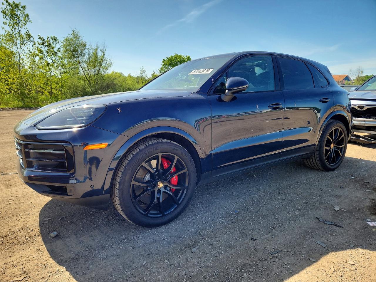 Salvage Porsche Cayenne Image