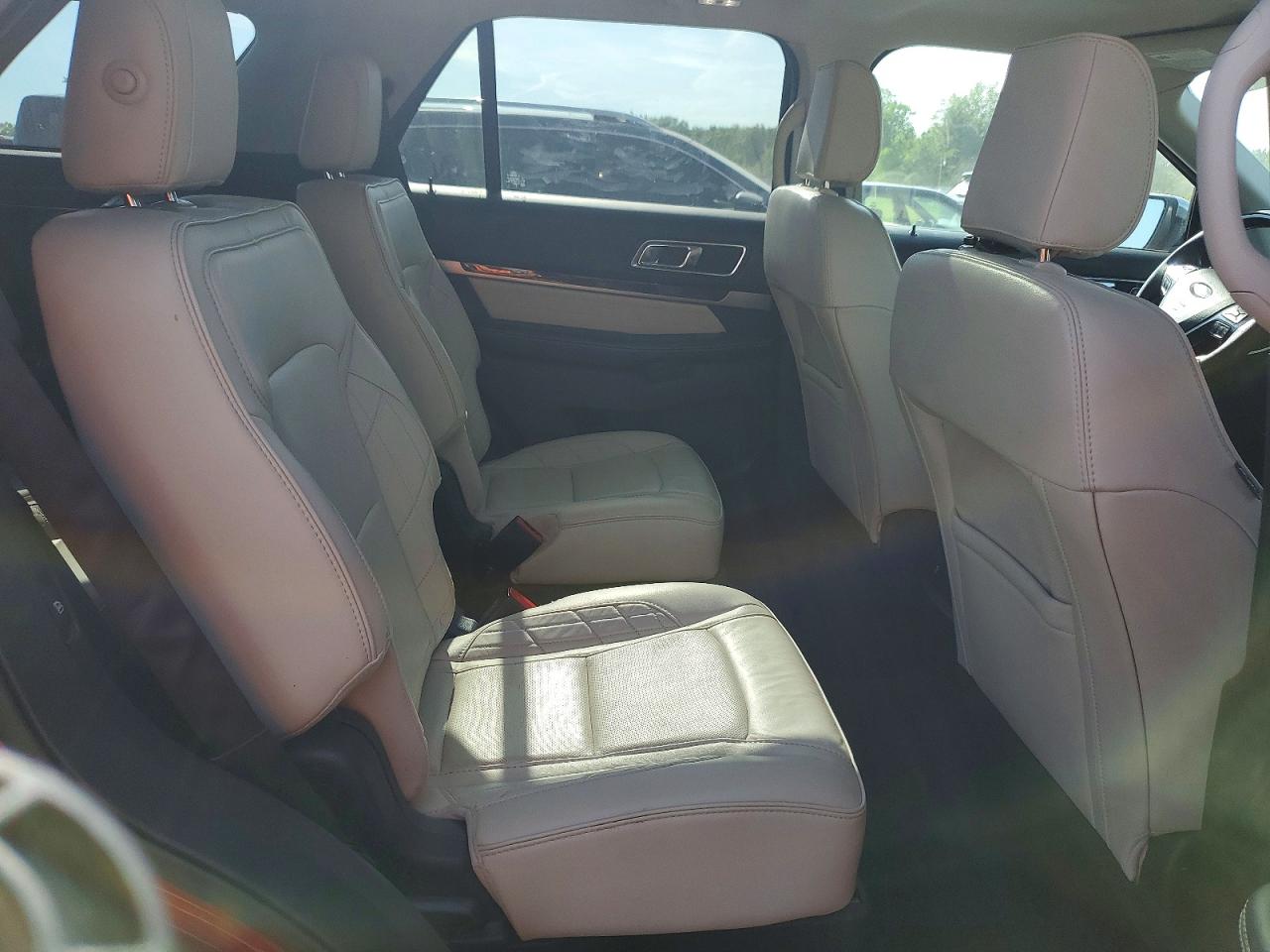 Ford Explorer Platinum