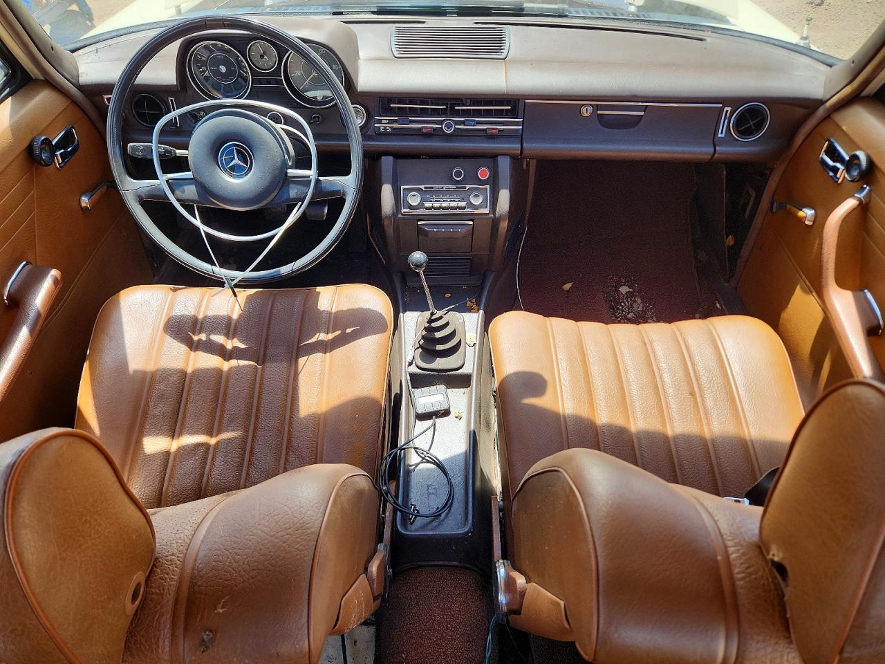 Mercedes-Benz 220 class