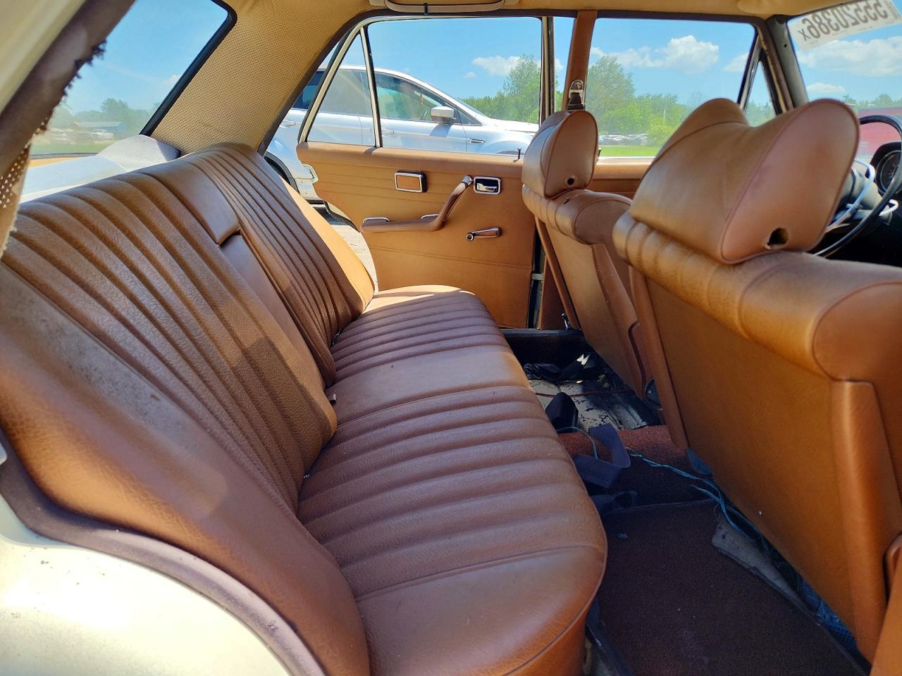 Mercedes-Benz 220 class