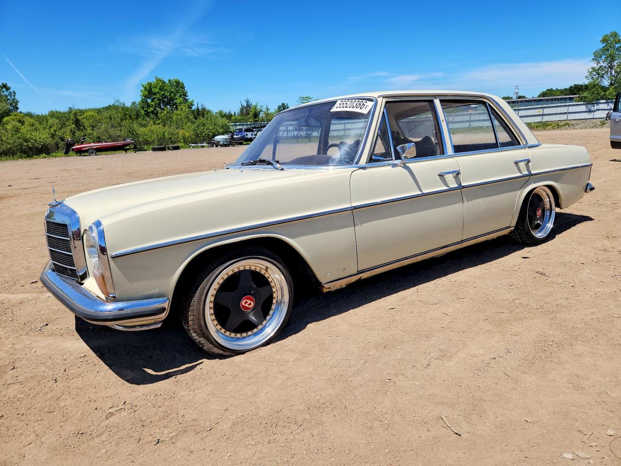 Salvage Mercedes-Benz 220 class Image