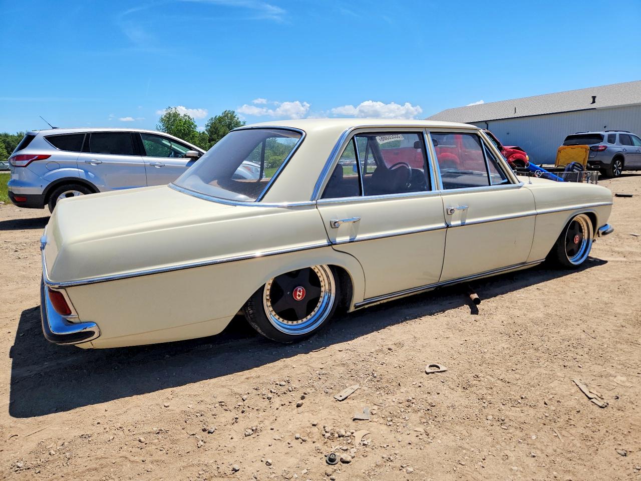 Mercedes-Benz 220 class
