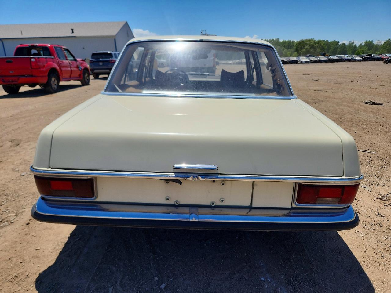 Mercedes-Benz 220 class