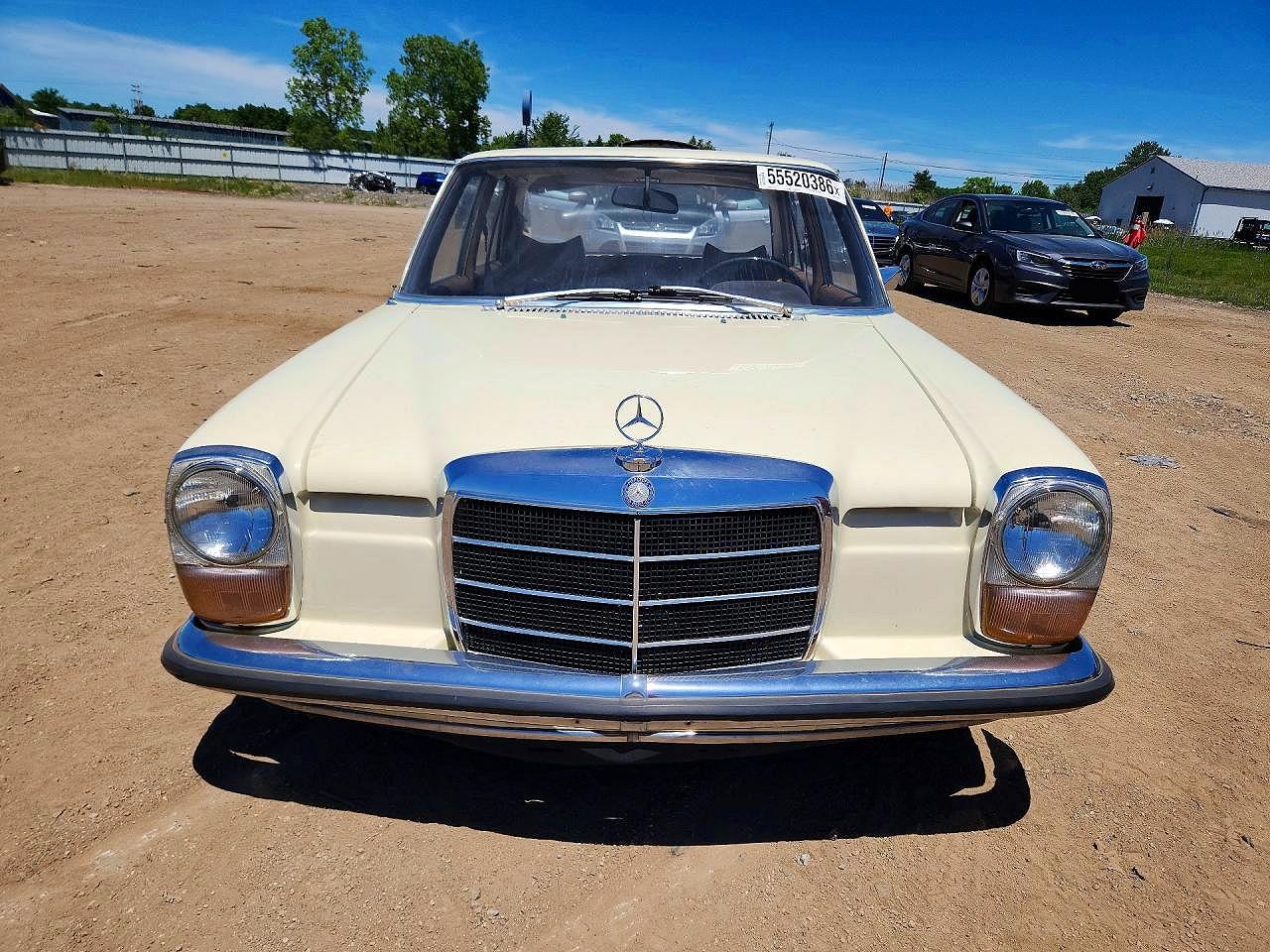Mercedes-Benz 220 class