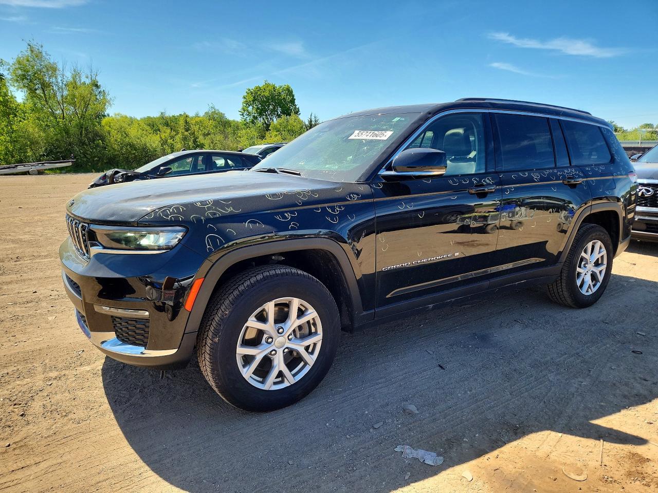 Salvage Jeep Cherokee Image