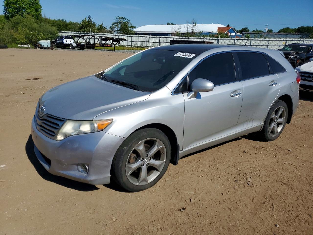 Salvage Toyota Venza Image