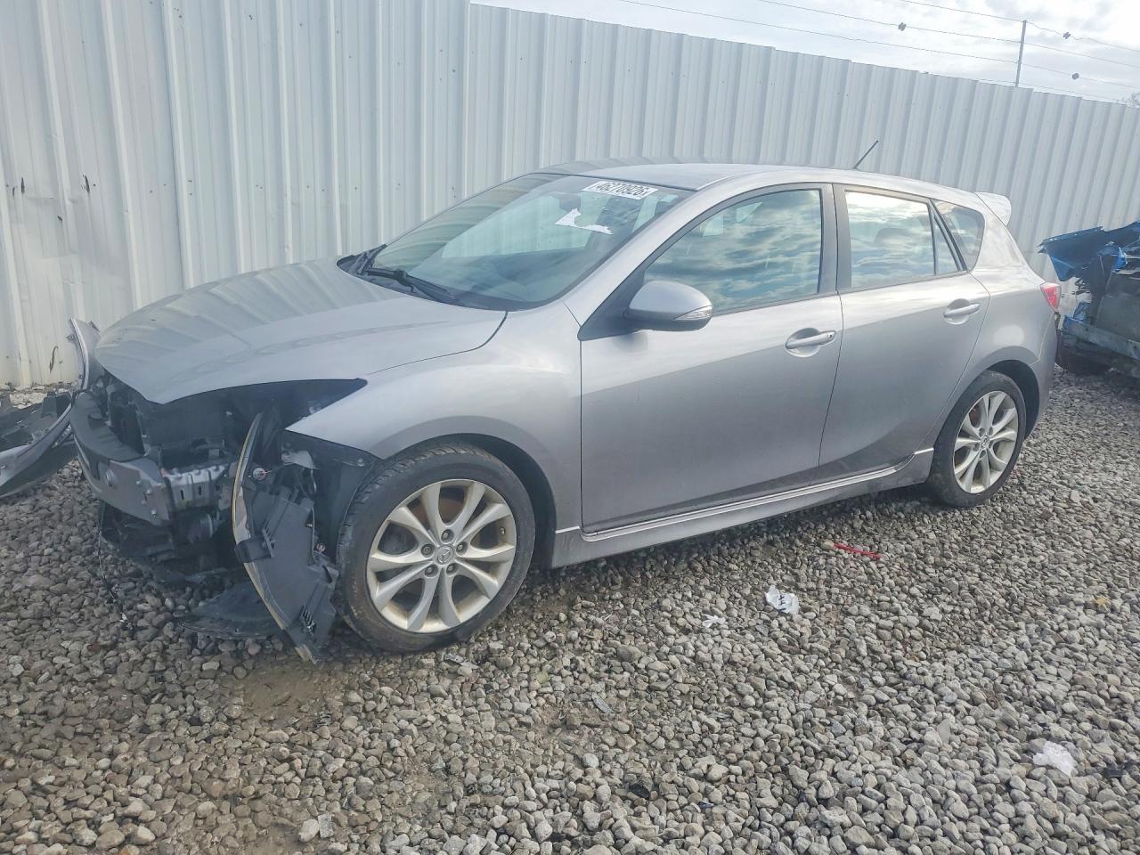 Salvage Mazda Mazda3 Image