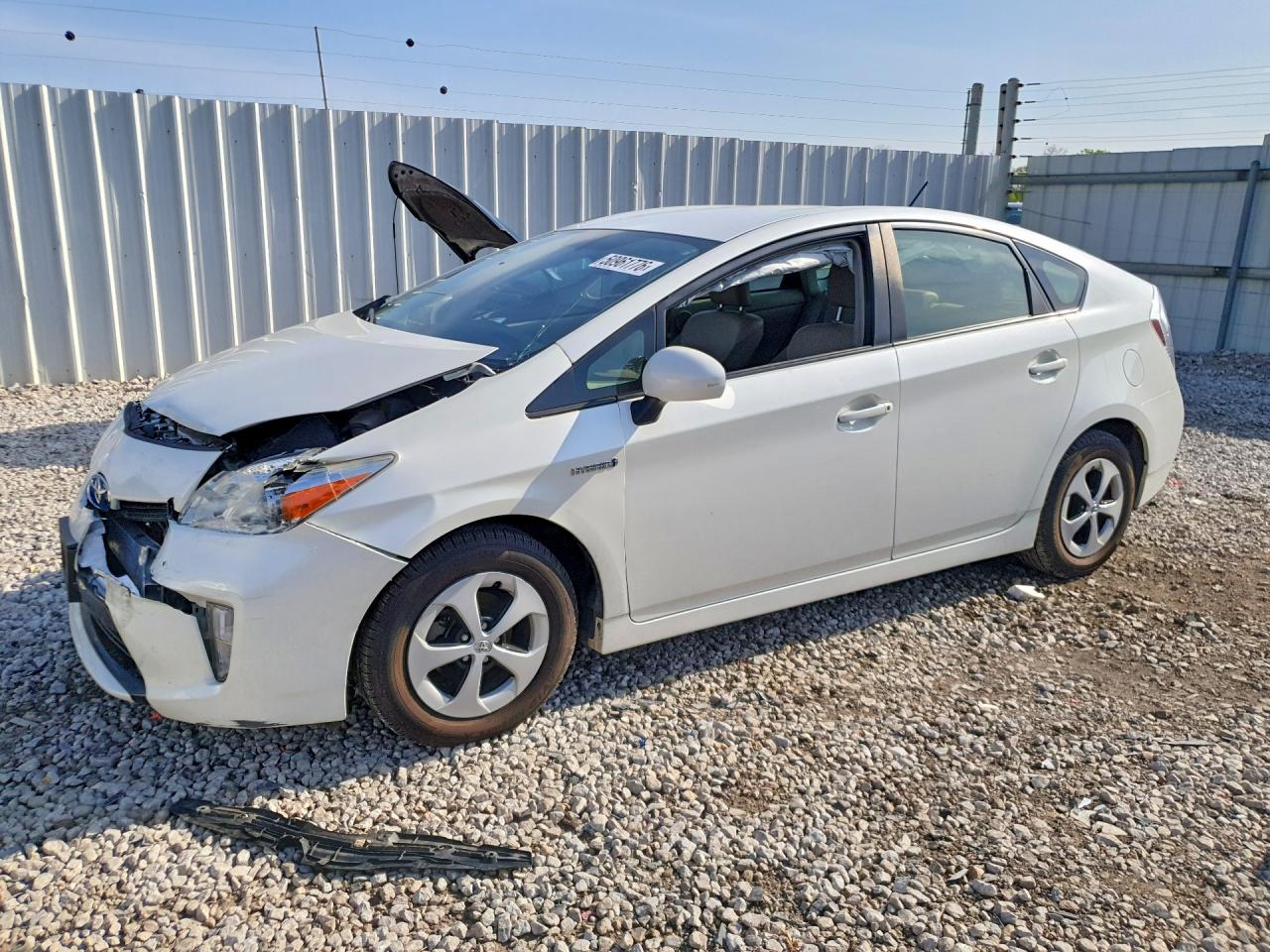 Salvage Toyota Prius Image