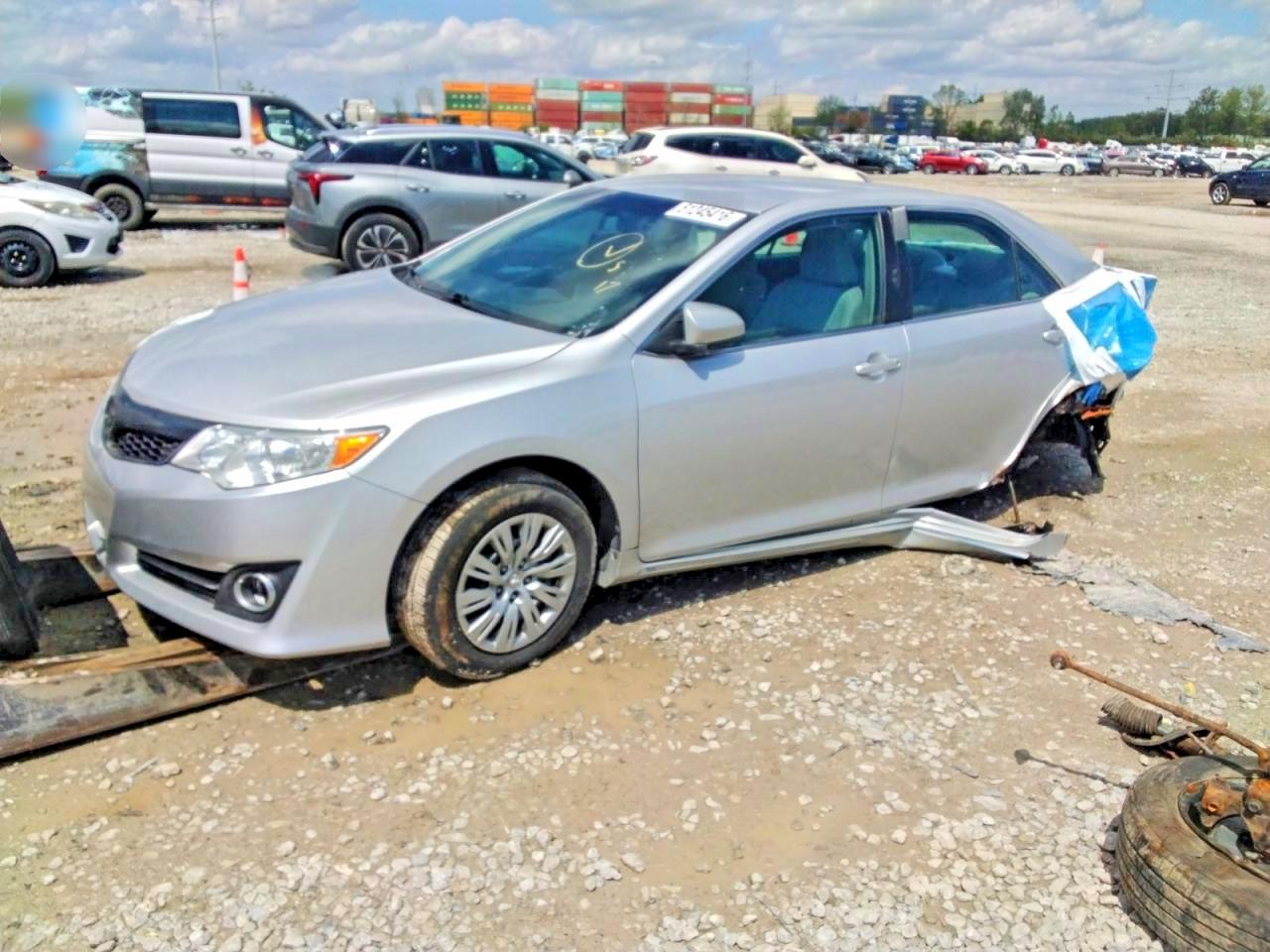 Salvage Toyota Camry Image