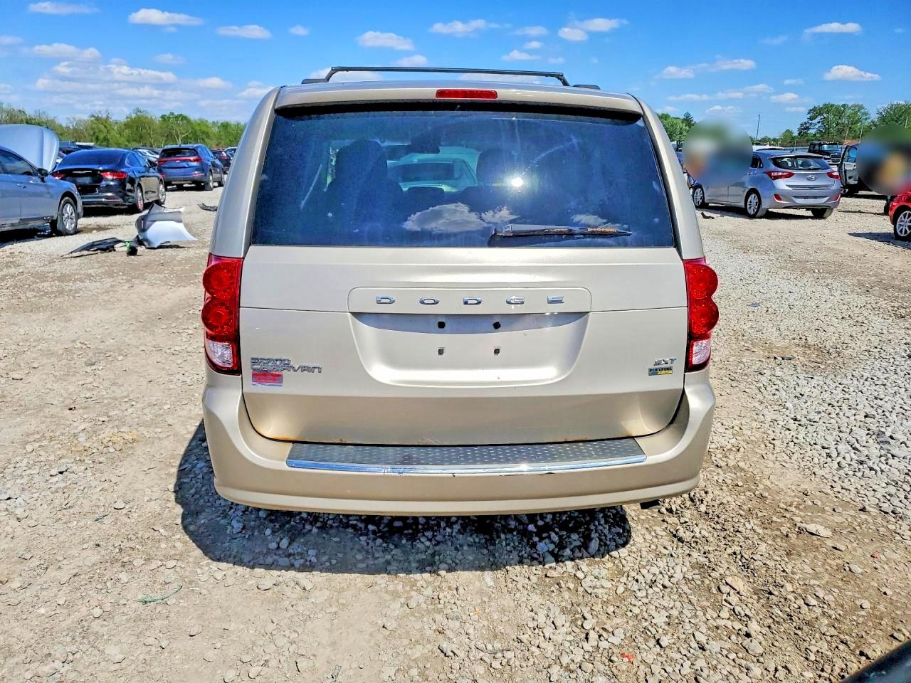 Dodge Caravan Sxt