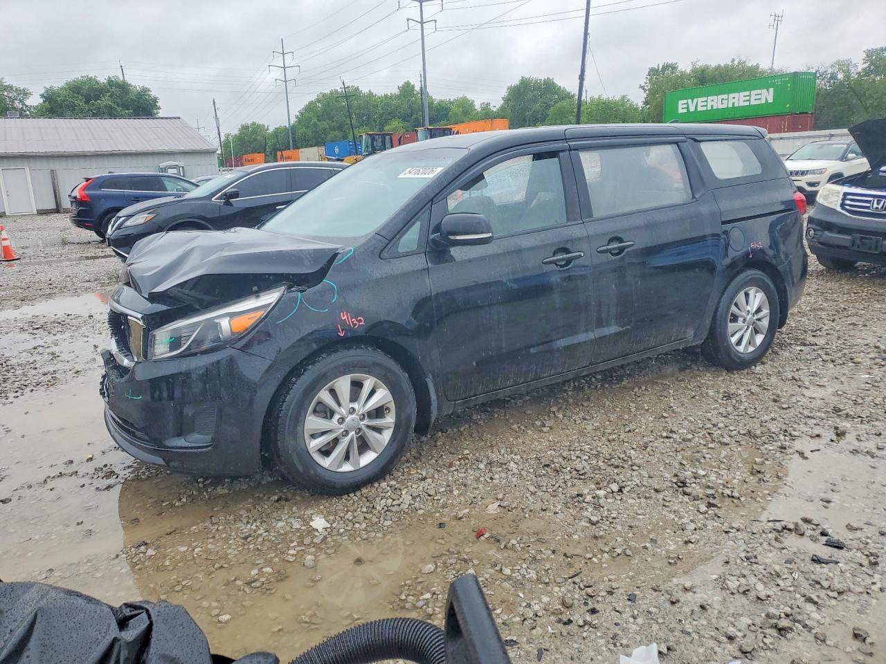 Salvage Kia Sedona Image