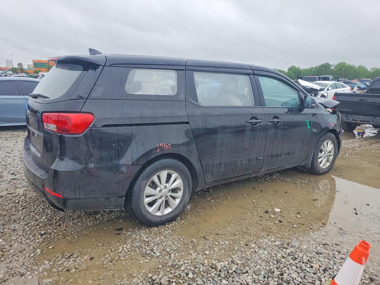 Kia Sedona L